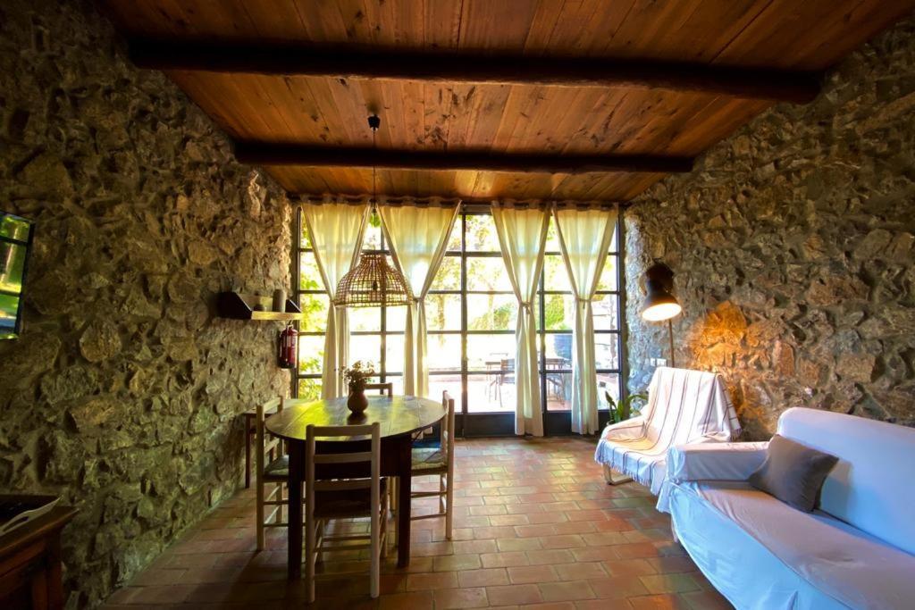 Mas Roquet Guest House Maçanet de Cabrenys Eksteriør bilde